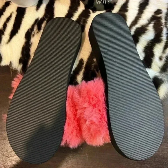 🤑 Cute Fuzzy Flip Flop Slippers - Brand New - Picture 8 of 11
